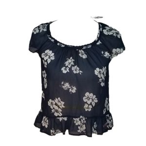 - Hollister | Floral Crop Top | Cap Sleeves.